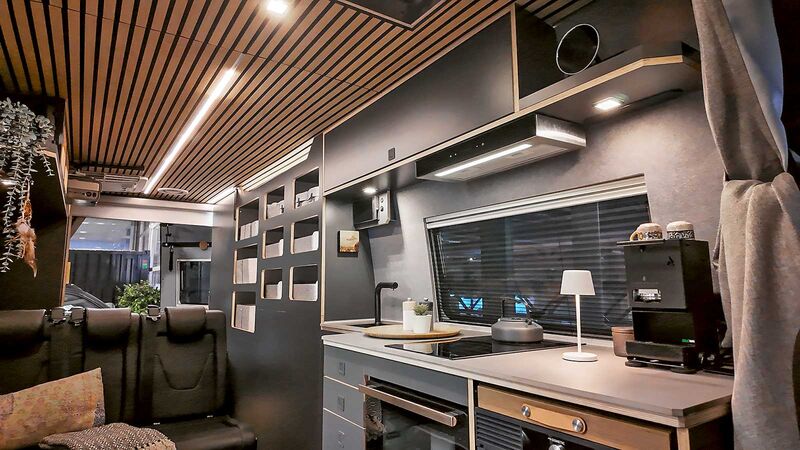 L'habitacle allie confort et design bien pensé.