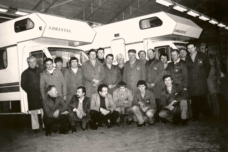 Les premiers prototypes sont fabriqués en 1982, encore sous la marque Adriatik.