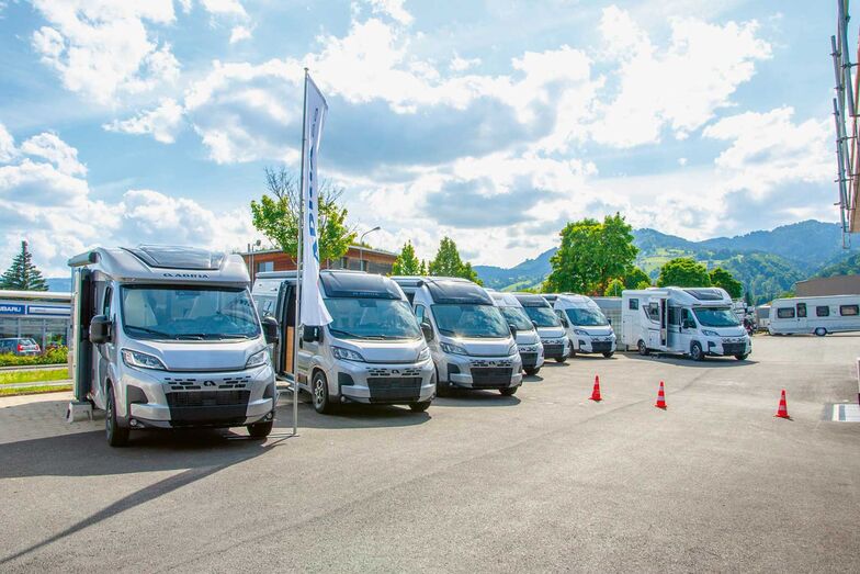 Outre des caravanes Adria, Dietsche Caravan Camping AG propose également des camping-cars Adria, Sun Living et Forster.