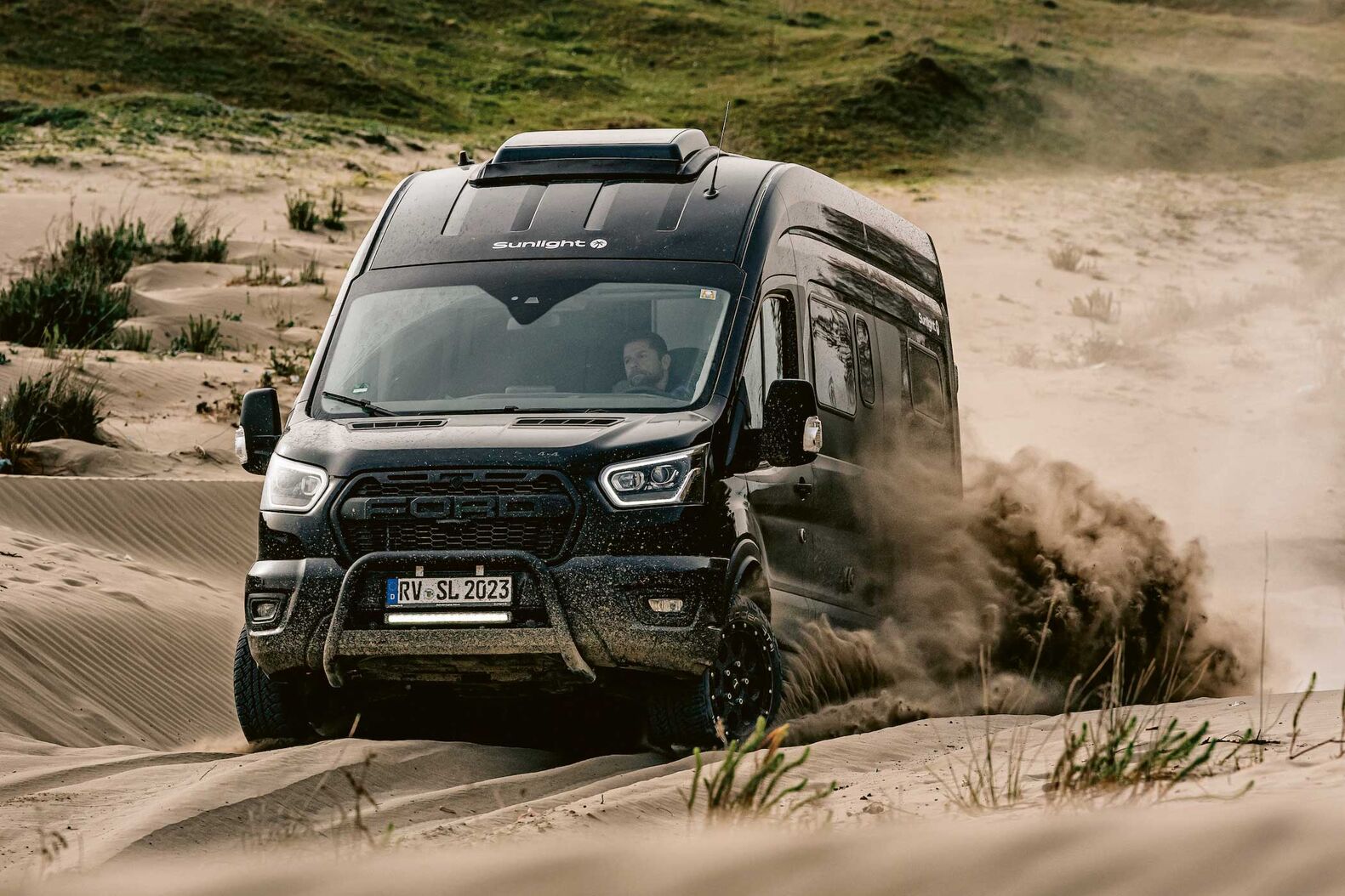 Sunlight Cliff 590 4×4 Adventure Edition. Photo : Martin Erd Photographer