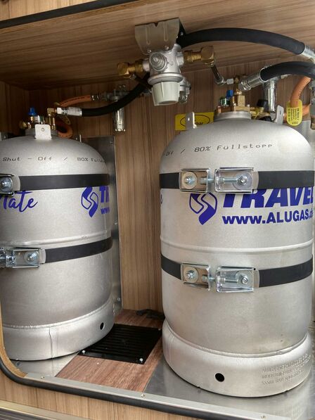 L’installation de bouteilles de gaz rechargeables doit être effectuée par un monteur spécialisé en la matière. Photo : Campingwelt Portmann GmbH