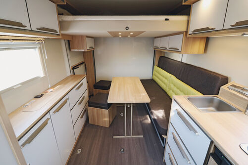 Moderne et fonctionnel, l’intérieur est également très élégant.