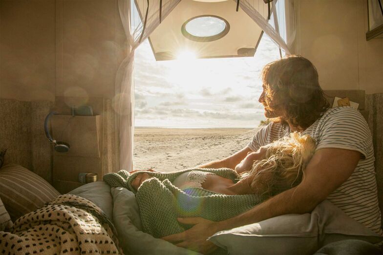 ... en chambre à coucher. 