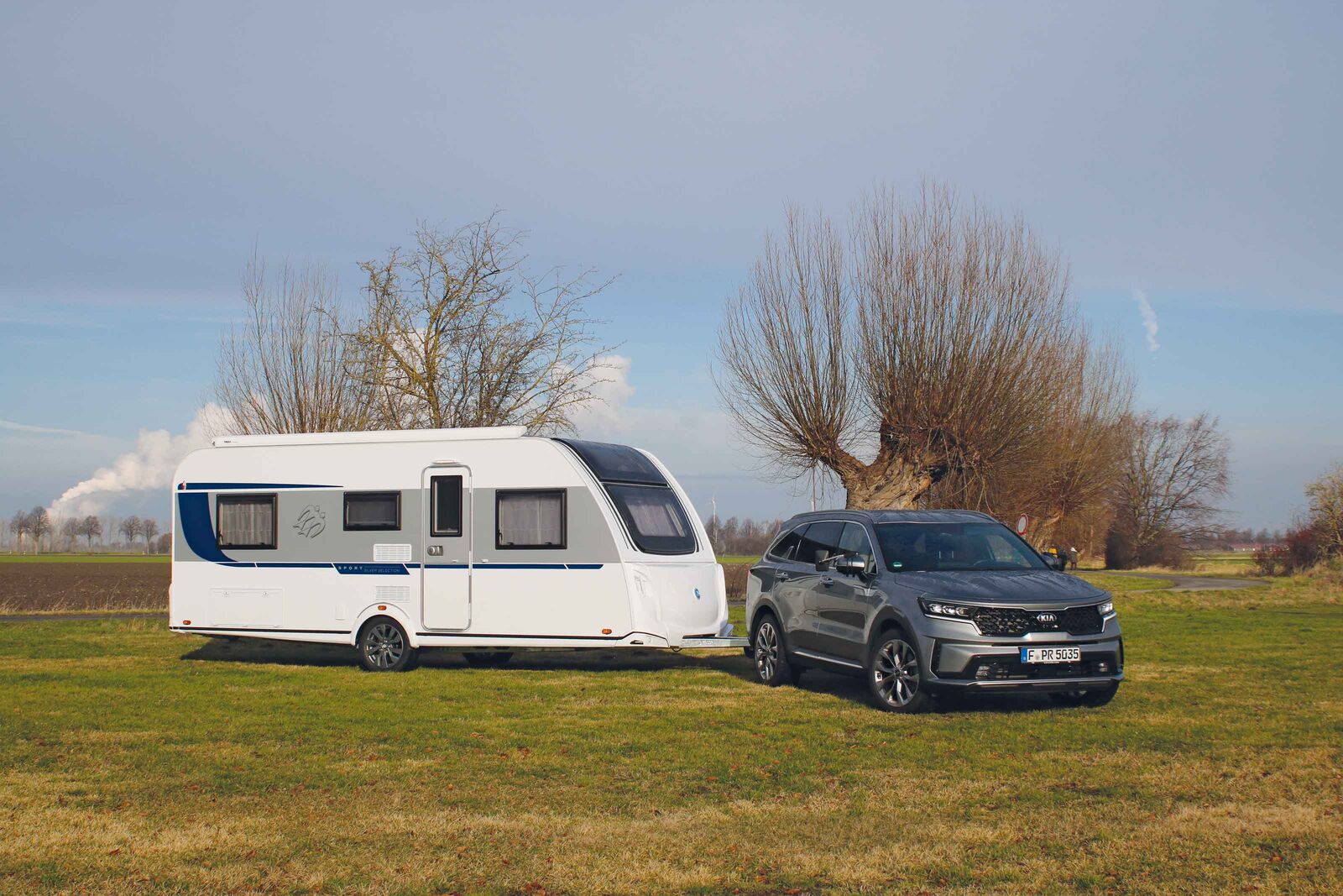 Une combinaison élégante : la nouvelle Kia Sorento avec la caravane Knaus Sport 540 UE en version Silver Selection.