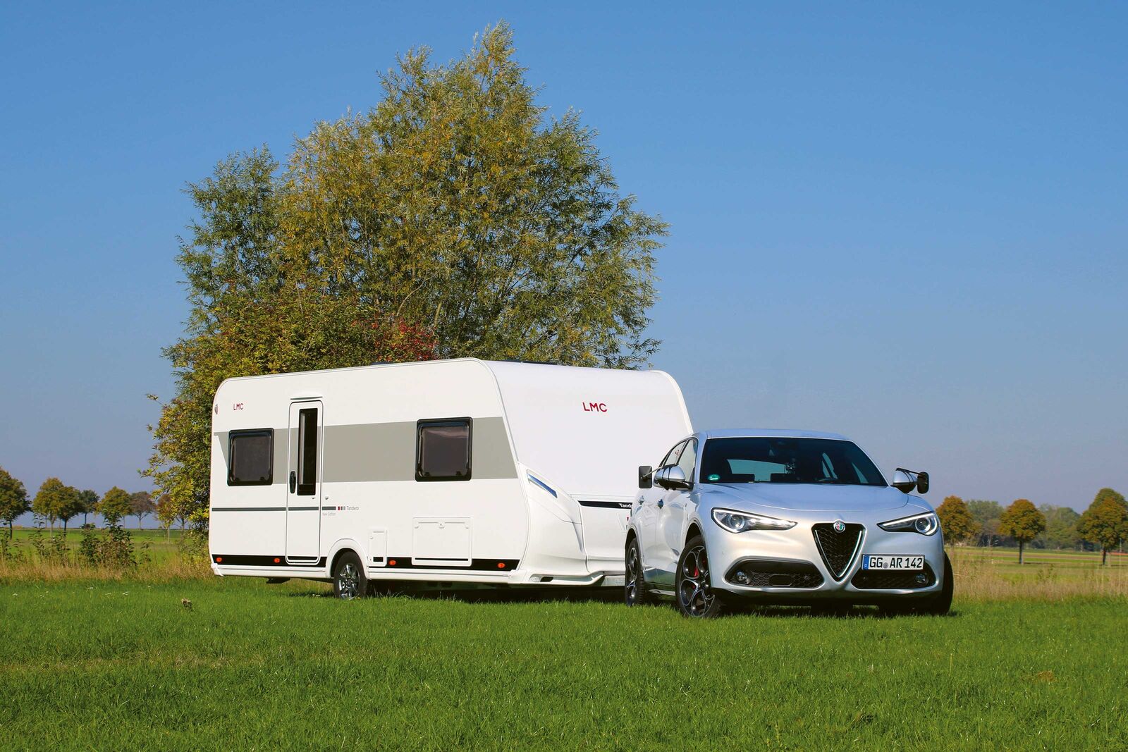 La tenue de route irréprochable, la qualité de finition correcte, l’allure élégante et la garantie étanchéité 12 ans constituent des atouts évidents.