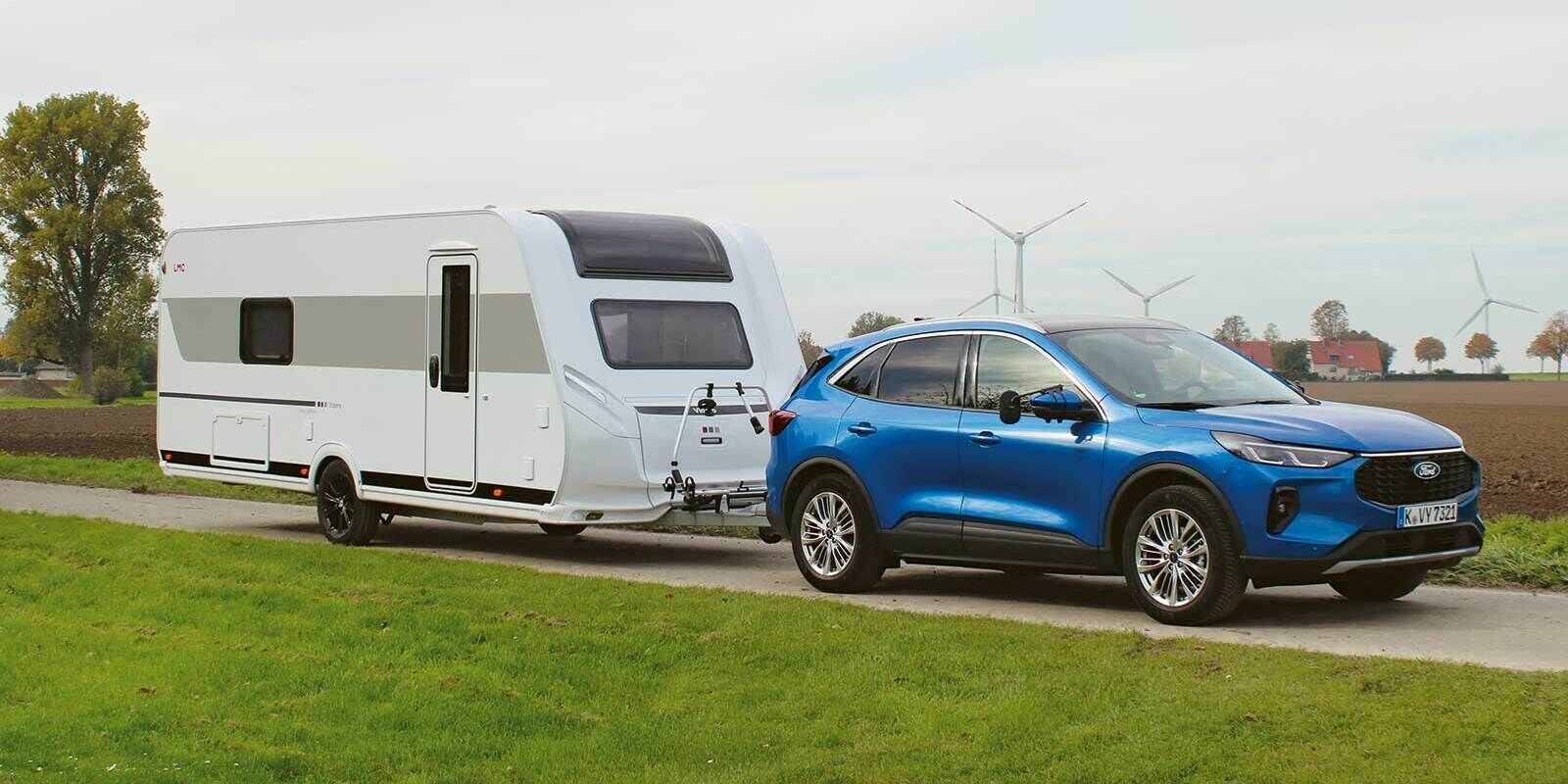 Die robuste Gfk-Beplankung rundum, das markante Bugdachfenster und die speziellen Heckleuchten ergeben ein sportives Erscheinungsbild für den Videro 580 D.