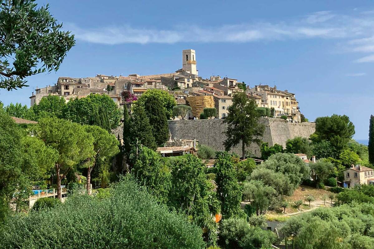 Im Hinterland der Côte d'Azur findet man unbekannte, historische Orte  und Städtchen.
