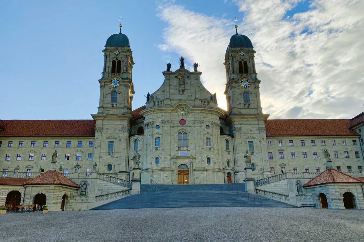 Das Kloster Einsiedeln ist der grösste Wallfahrtsort der Schweiz.