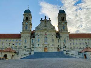 Das Kloster Einsiedeln ist der grösste Wallfahrtsort der Schweiz.