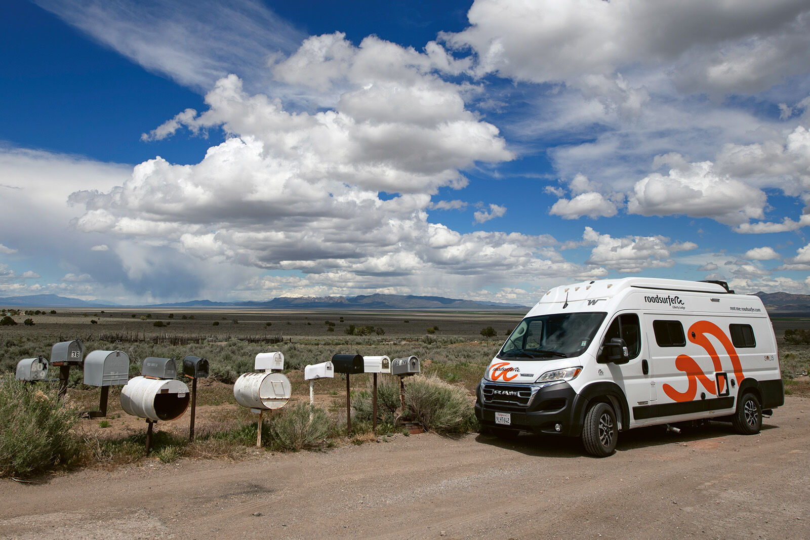 Un front orageux nous accompagne, avec des formations nuageuses spectaculaires, près du Grand Bassin.