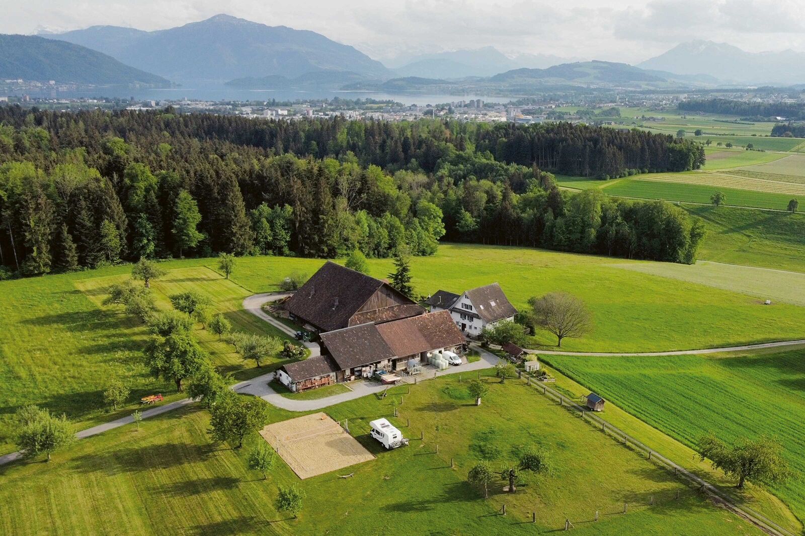 Les emplacements dans les fermes Landcamp ne sont accessibles que sur réservation, mais il n'est pas nécessaire d'être membre pour cela.