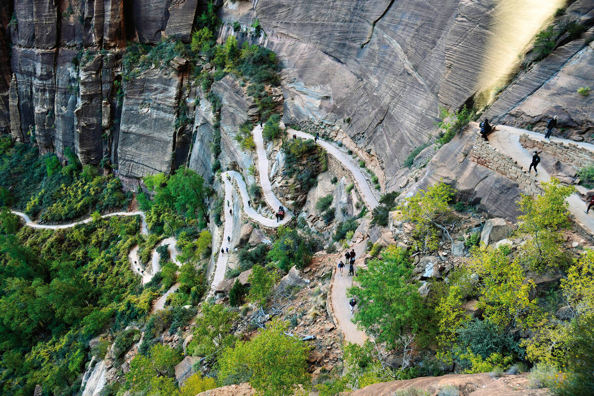 Der Aufstieg über zahlreiche Serpentinen erfordert eine passable Kondition.