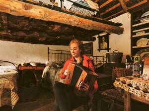 Le Kerry Bog Village offre un aperçu fascinant de la vie et du travail des gens en Irlande à la fin du 19e siècle sous forme d'un voyage dans le temps accompagné de musique.