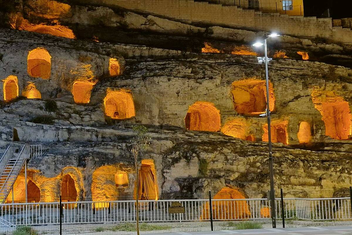 Les habitations troglodytes de Sanliurfa étaient encore occupées il y a quelques années à peine – un îlot de fraicheur pendant la chaleur estivale.