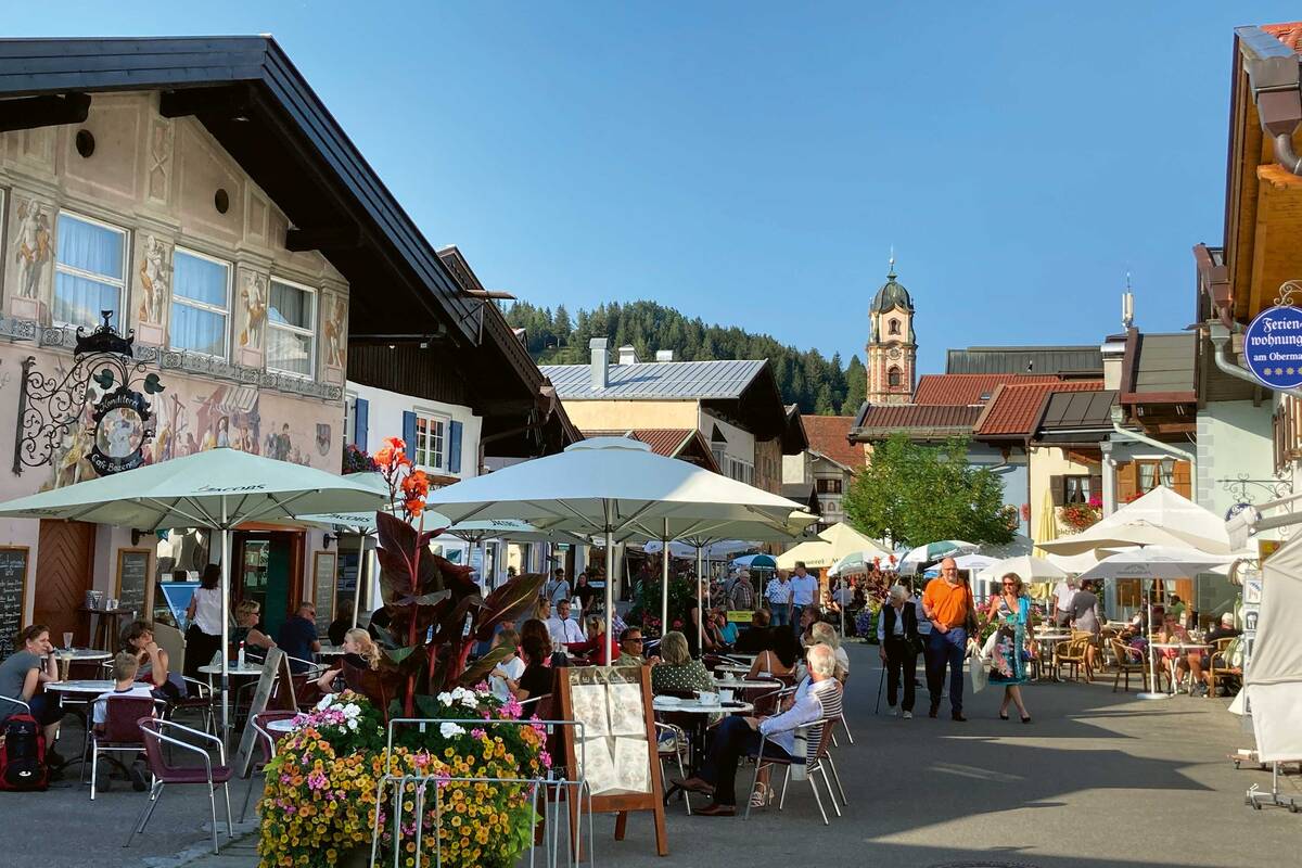 Das malerische Ortszentrum von Mittenwald lohnt einen Besuch.