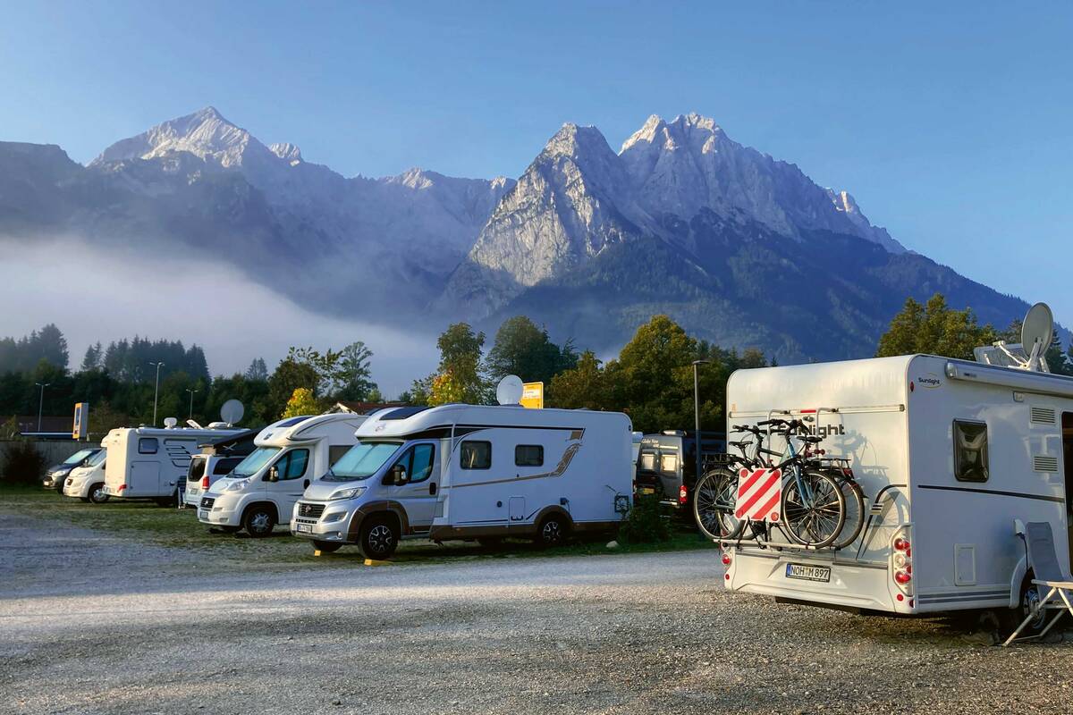 Le camping Erlebnis Zugspitze est situé à Grainau près de Garmisch-Partenkirchen au pied de l’imposante Zugspitze, le plus haut sommet d'Allemagne