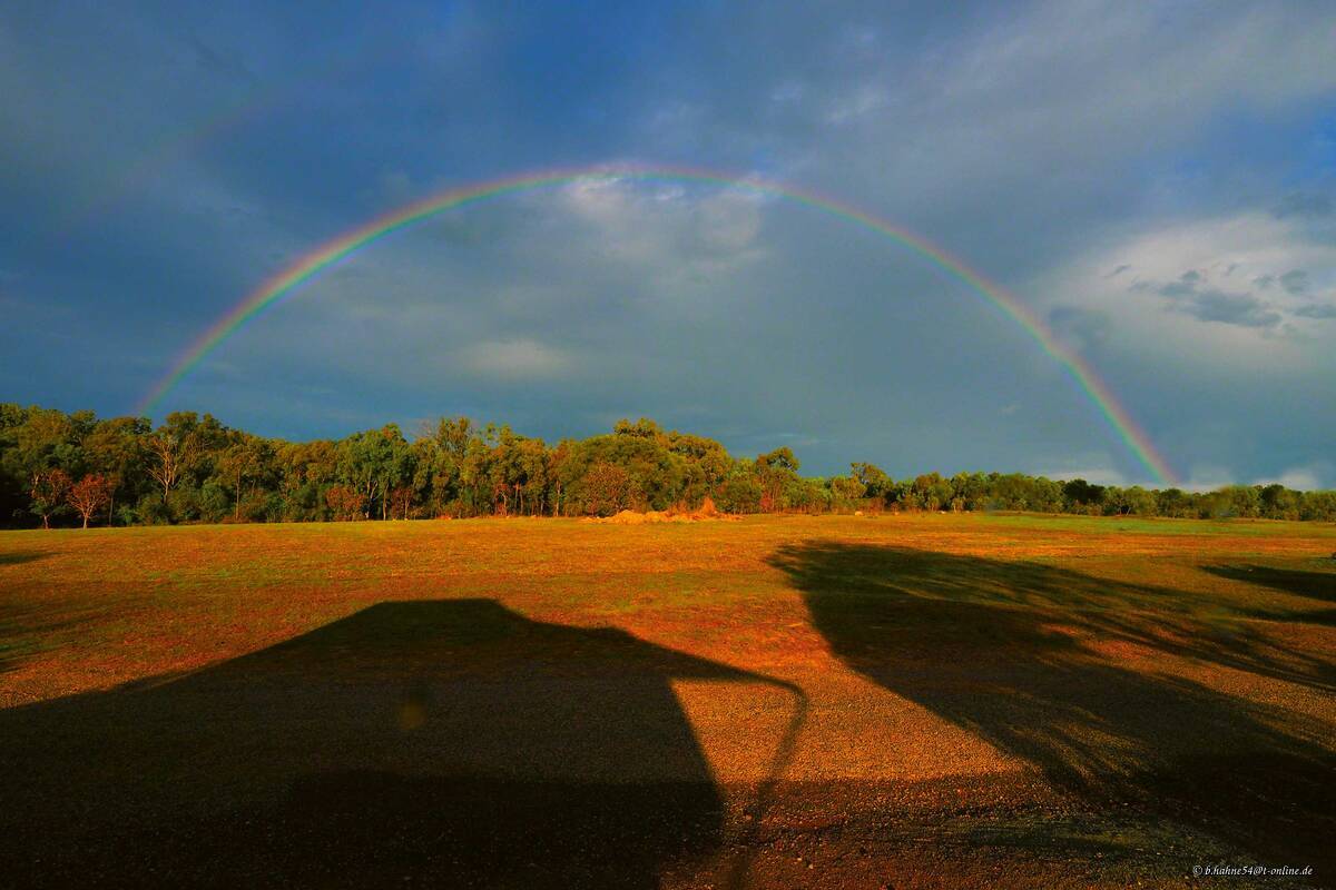 Abendstimmung mit Regenbogen.