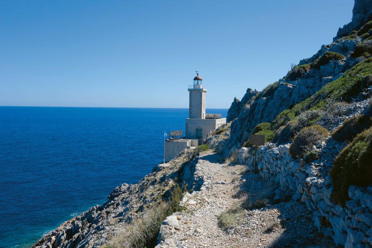Leuchtturm am Kap Malea. Hier soll Odysseus auf dem Rückweg nach Ithaka von einem Sturm überrascht und ins Land der Lotosesser verschlagen worden sein.