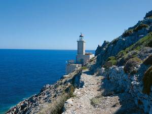 Leuchtturm am Kap Malea. Hier soll Odysseus auf dem Rückweg nach Ithaka von einem Sturm überrascht und ins Land der Lotosesser verschlagen worden sein.