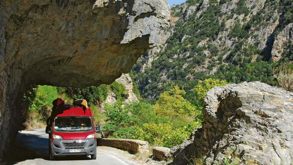 La Grèce : Monastères, gorges et plages