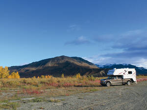 Wenn auf langen Strecken Campingplätze fehlen, findet man meist problemlos wunderschöne Übernachtungsplätze inmitten der grandiosen Natur.