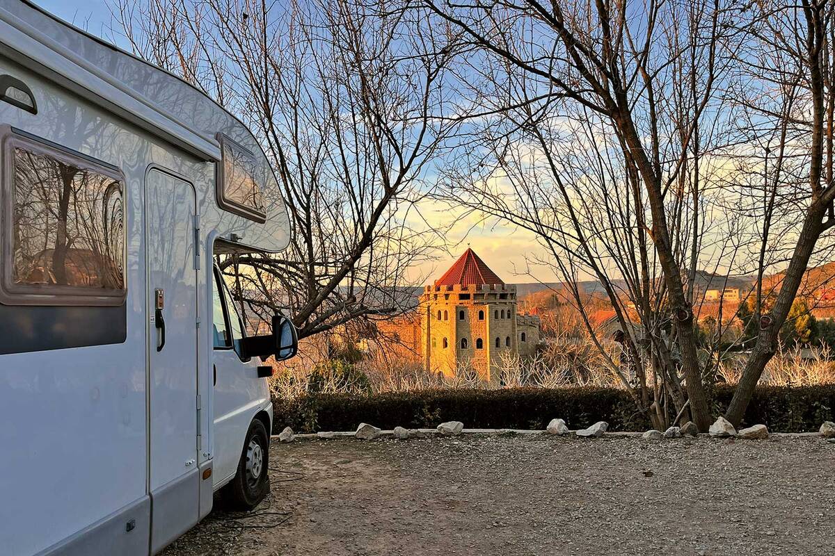 Wohnmobil-Stellplatz auf dem Euro Camping Azrou.