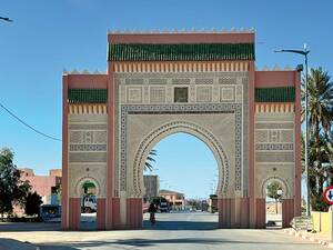 La porte de la ville de Rissani – joyau historique aux portes du désert du Sahara.