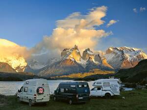 Campingplatz am  Lago Pehoé im Torres del Paine Nationalpark in Chile.