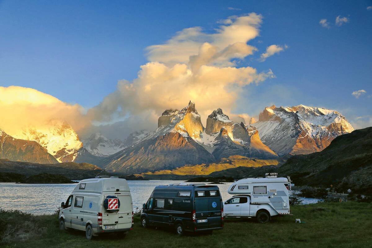 Campingplatz am  Lago Pehoé im Torres del Paine Nationalpark in Chile.