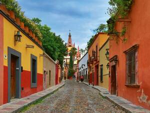 San Miguel de Allende ist eine faszinierende Stadt mit einem Mix aus spanischer und lateinamerikanischer Kultur.
