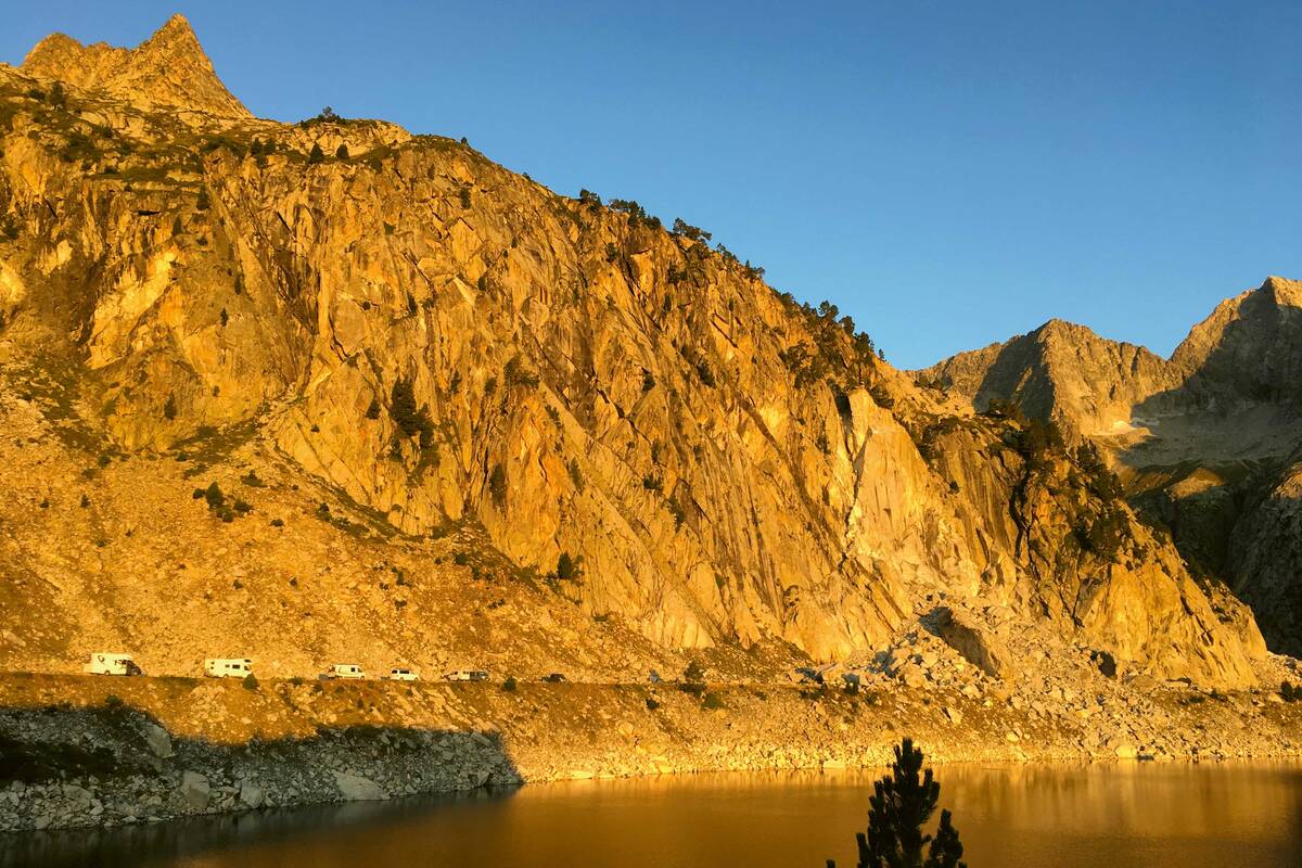 Réveil matinal au bord du magnifique lac de Cap de Long.