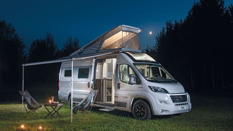 Adria Twin Sports Edition 640 SGX avec toit relevable  