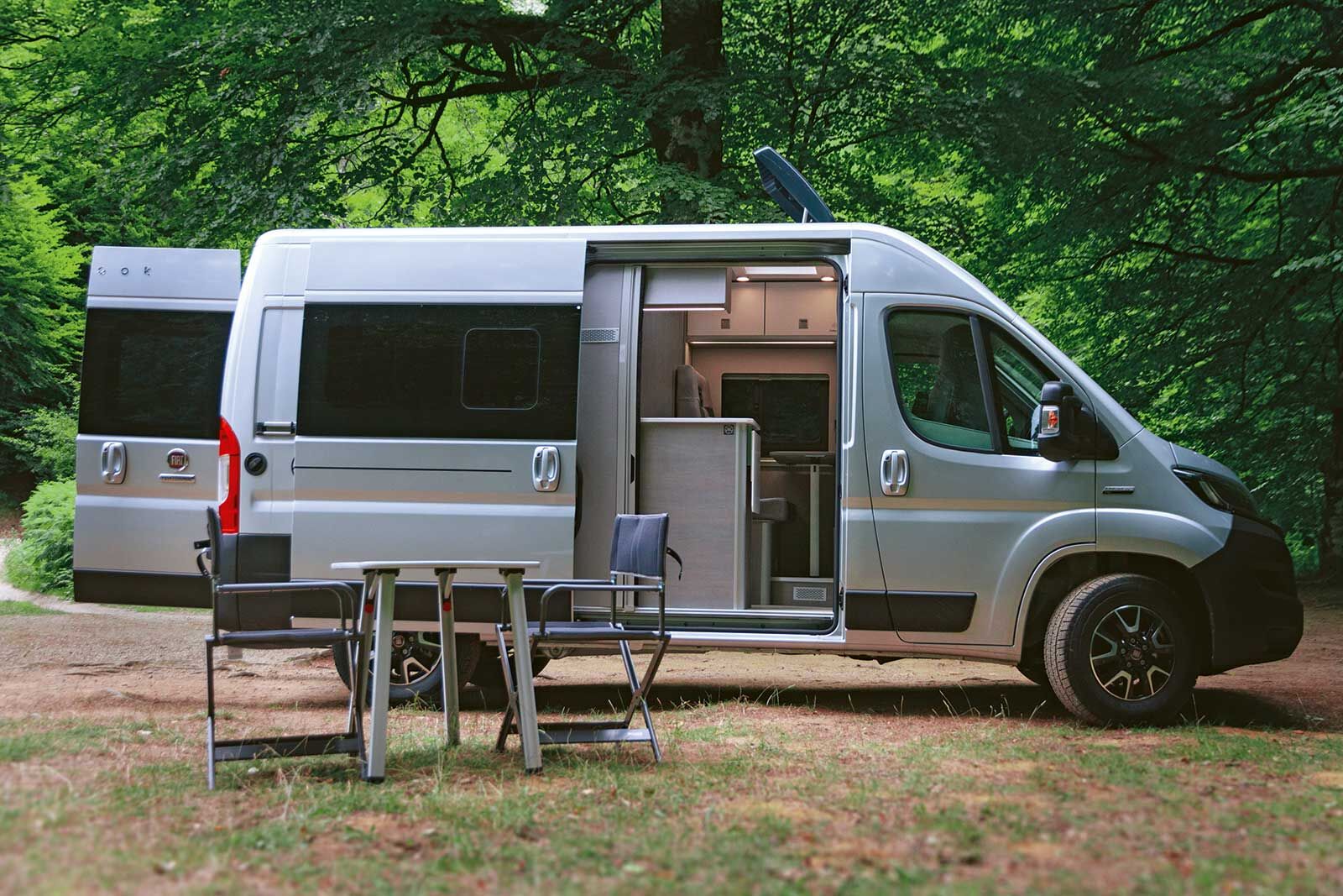 La marque Furgok propose plusieurs modèles compatibles avec le Fiat Ducato, mais aussi avec le Mercedes Sprinter et le VW Crafter. Mercedes et VW également en version 4x4.