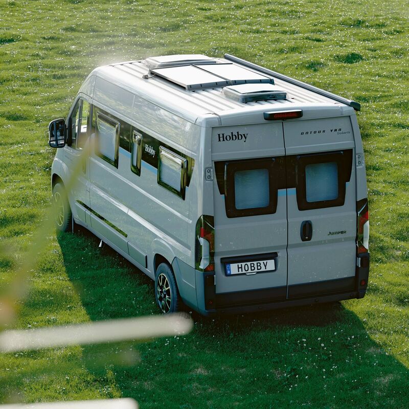 L’installation solaire de série constitue l’élément le plus remarquable du nouveau Hobby Ontour Van Solaris 600 FT.