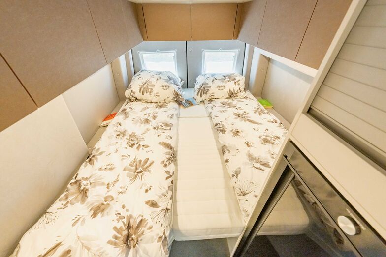 À l’arrière, le Regent EB offre deux grands lits jumeaux.