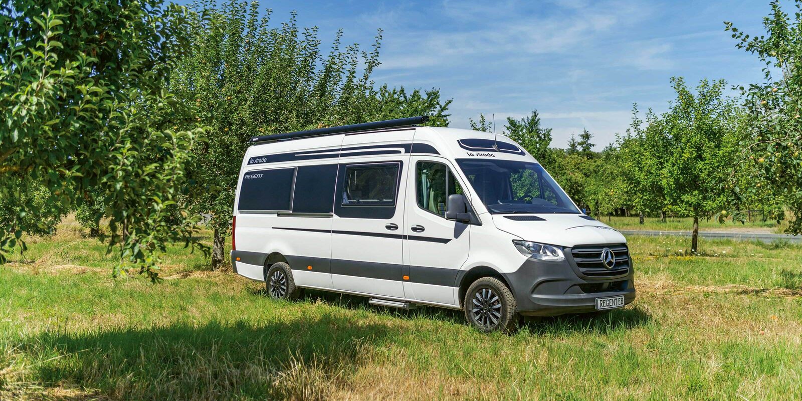 Sur une longueur totale de 6,97m, le REGENT EB est un véhicule compact et aisément maniable tout en offrant de nombreux rangements.