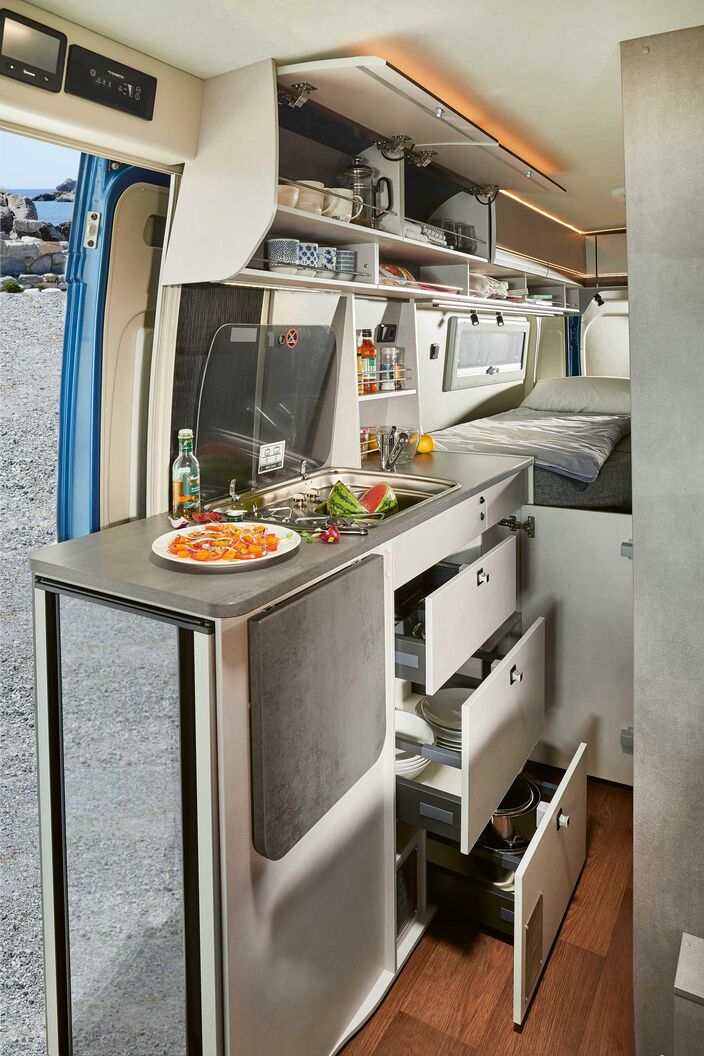 ... mais aussi de nombreux espaces de rangement. 