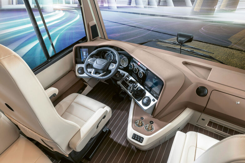 Le tableau de bord - est conçu de manière ergonomique afin que le conducteur puisse voir à tout moment les données essentielles du véhicule.