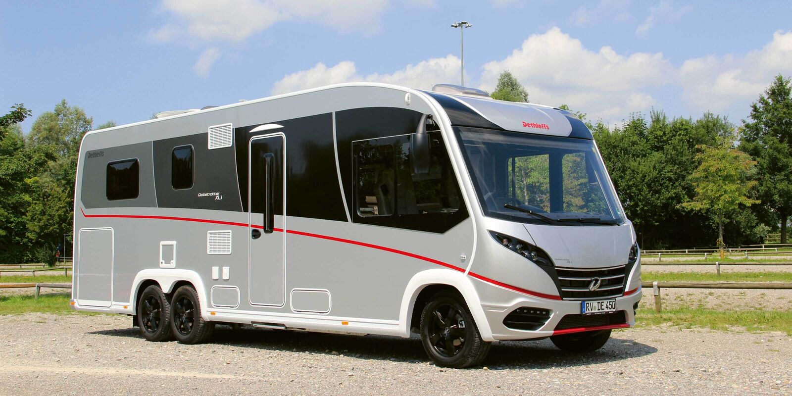 Das neue Flaggschiff, der Dethleffs XLI, wartet mit hochwertiger Ausstattung und neuen technischen Raffinessen auf.