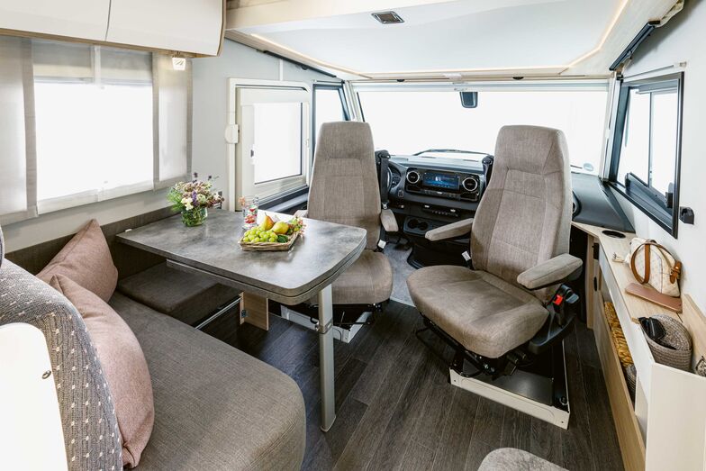 La dînette raffinée et spacieuse de l’intégral permet de manger confortable ou de se détendre.