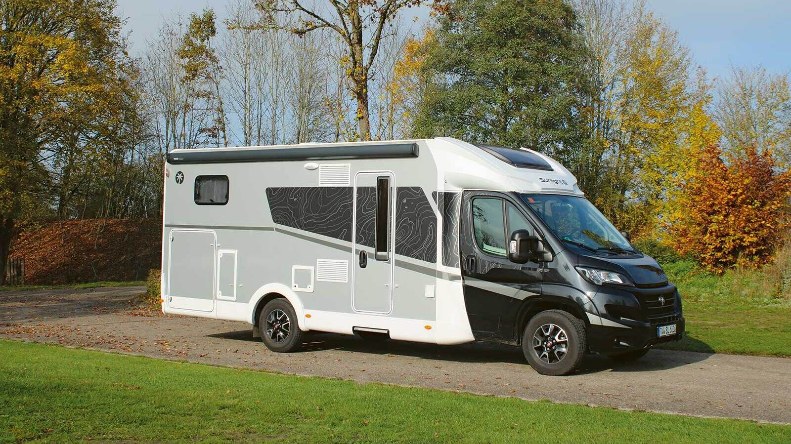 Avec les autocollants XX d’allure sportive, la cabine noire, les jantes alu et les feux arrière LED de style automobile, le modèle anniversaire est très séduisant de l’extérieur.