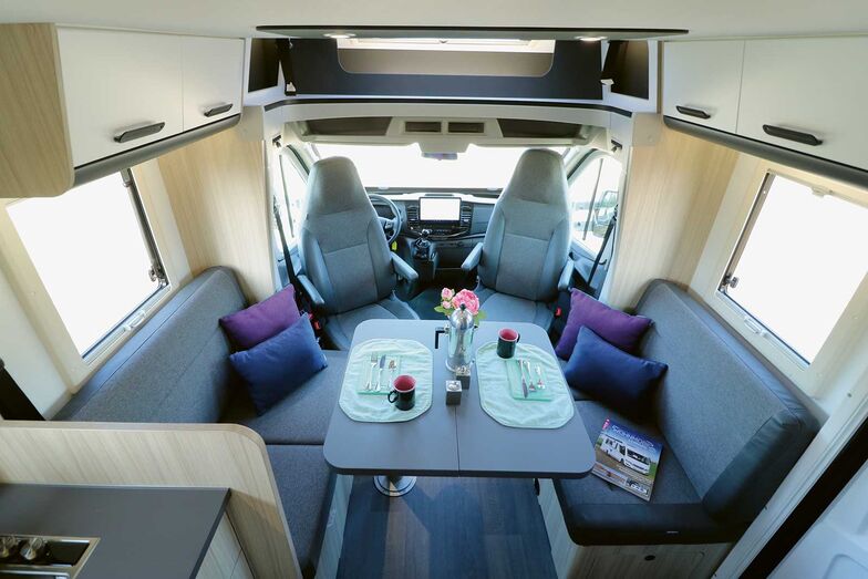 Avec son intérieur clair, moderne et harmonieux, le Sun Living séduit d’emblée, son espace à vivre avec dînette en face à face étant par ailleurs une véritable invitation au bien-être.