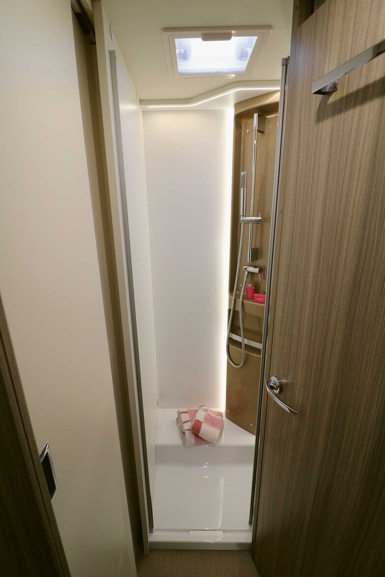 L’ouverture d’entrée et les passages de roues limitent quelque peu la liberté de mouvement.