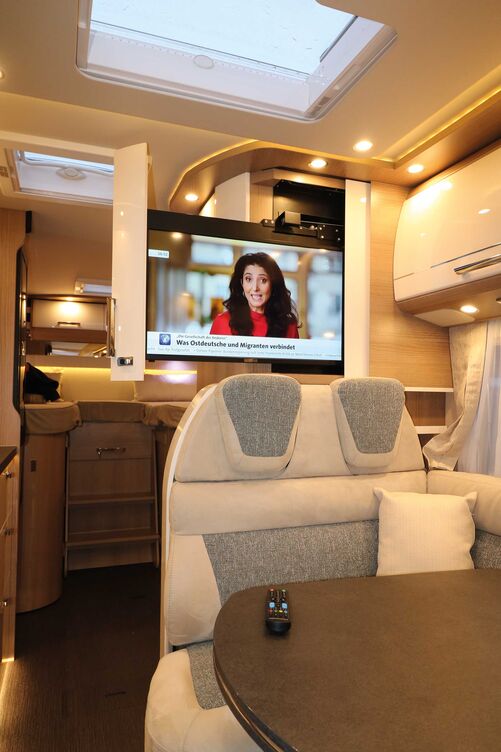 L’astucieux support de télévision avec écran 32 pouces séduit à tous les points de vue.