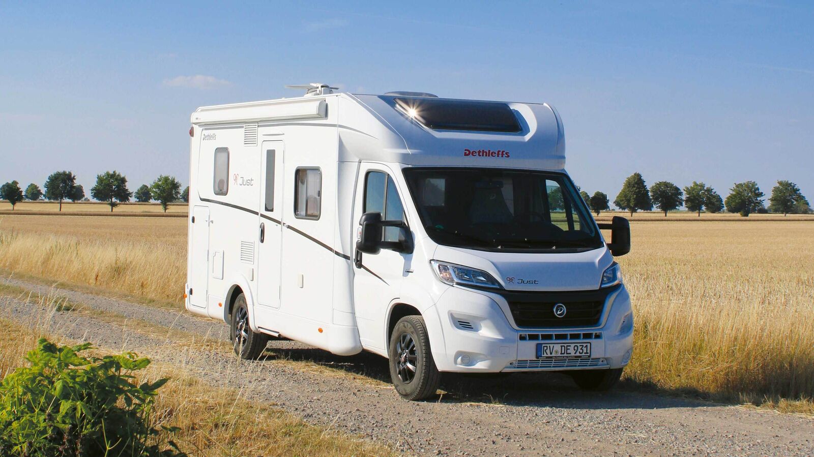 Ancré dans le segment d’entrée de gamme, le Just 90 présente une allure moderne sous tous les angles, les quelques autocollants de design apportant une petite touche presque apaisante.