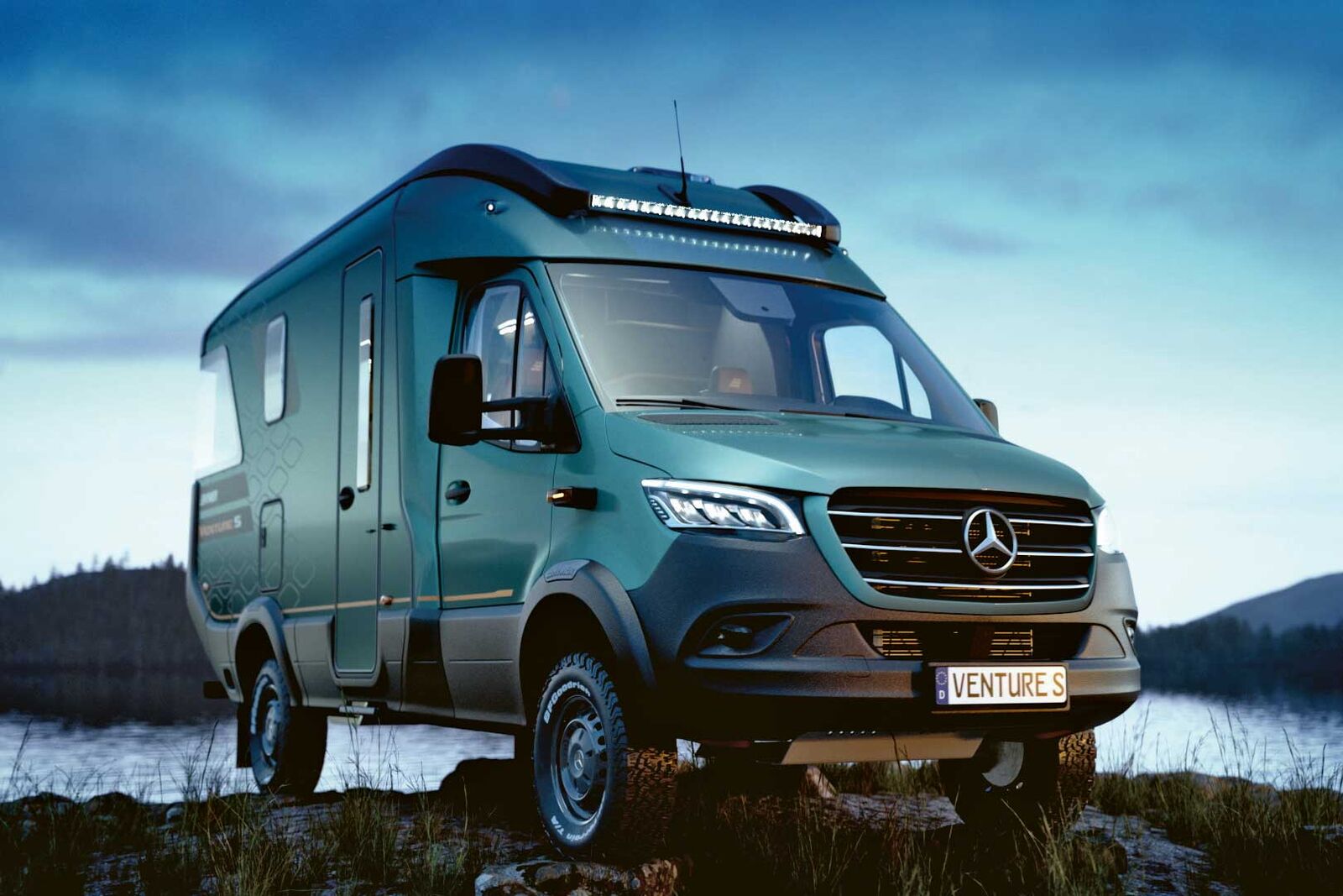 Hymer Venture S Wohnmobil auf Mercedes Sprinter-Basis.