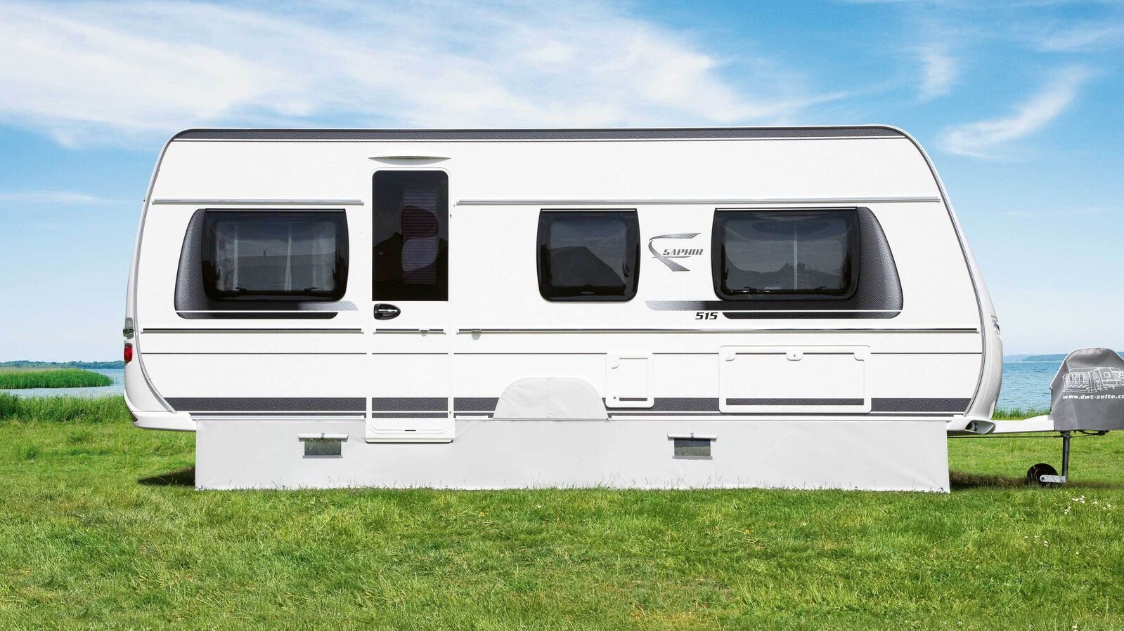 Jupes pare-vent et jupes de roues convient d'étanchéifier l’espace entre le sol et le dessous du véhicule.